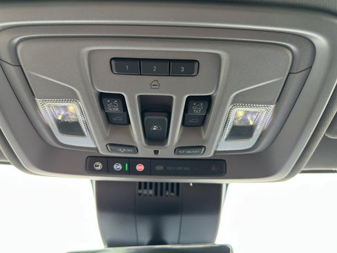 New 2025 GMC Sierra 2500 Denali w/ Denali Reserve Package image 31