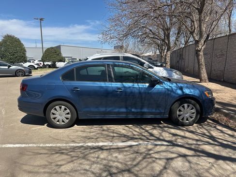 Used 2016 Volkswagen Jetta S image 4