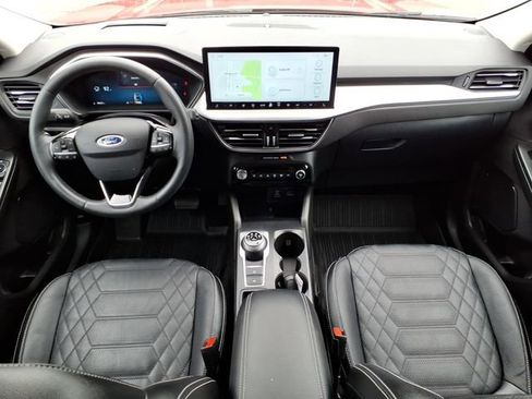 Certified 2023 Ford Escape Platinum w/ Premium Technology Package AWD/4WD image 11