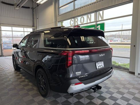 New 2026 Kia Carnival EX image 4