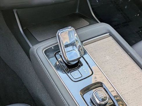 Certified 2025 Volvo XC90 B6 Plus w/ Protection Package Premier image 13