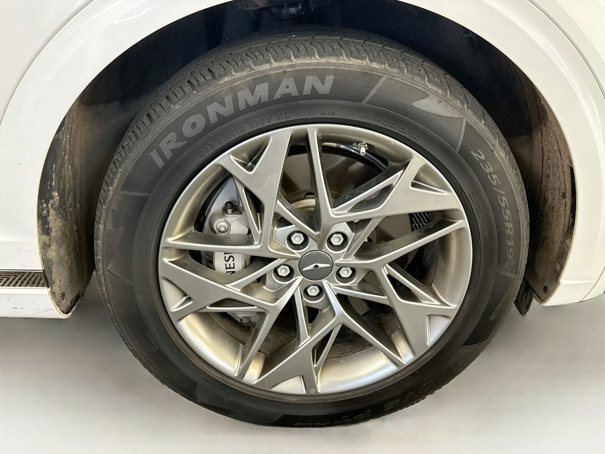 Used 2025 Genesis GV70 2.5T AWD/4WD image 11