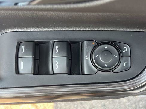 Used 2023 GMC Acadia SLT w/ LPO, Floor Liner Package image 14