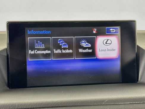 Used 2017 Lexus CT 200h FWD image 39