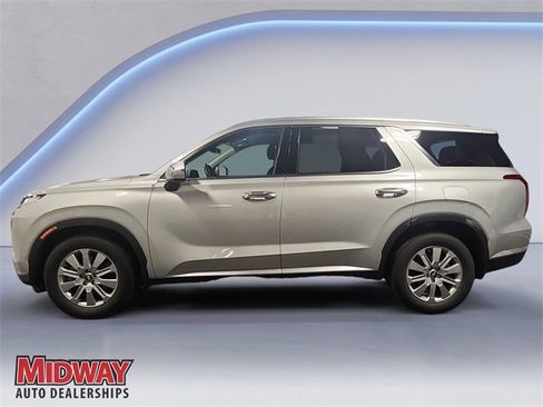 Used 2023 Hyundai Palisade SEL w/ Cargo Package image 2