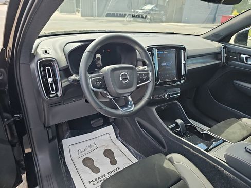 Used 2023 Volvo C40 P8 Recharge Ultimate image 17