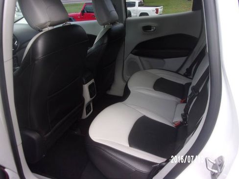 Used 2021 Jeep Compass Limited AWD/4WD image 9