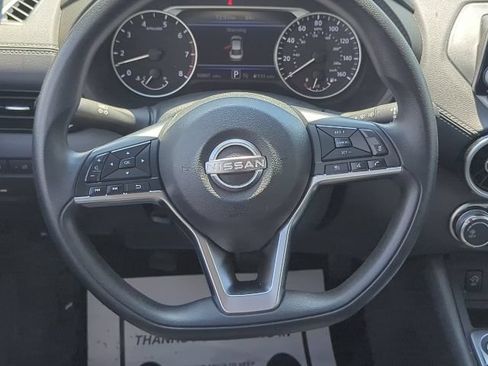 Used 2025 Nissan Sentra SV FWD image 9