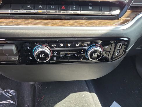 New 2026 GMC Sierra 1500 Elevation image 25