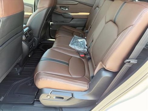 New 2026 Honda Pilot Touring image 8