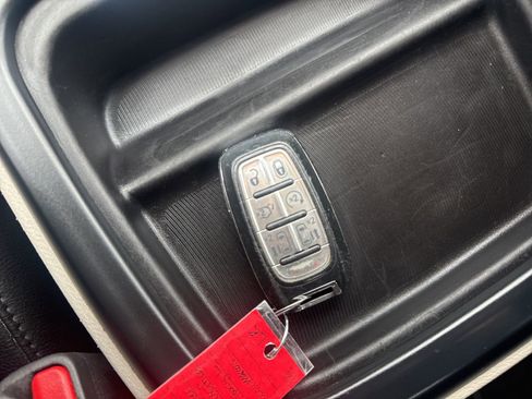 Used 2017 Chrysler Pacifica Touring-L image 34