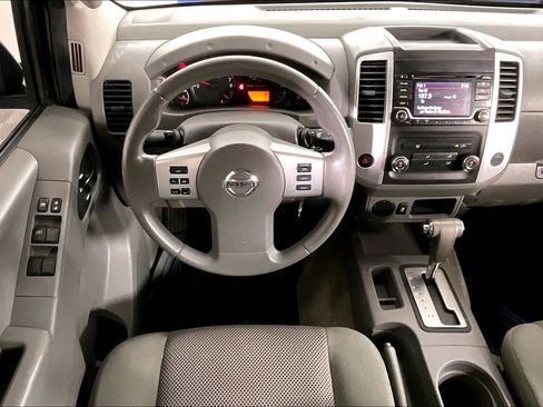 Used 2015 Nissan Frontier SV image 7