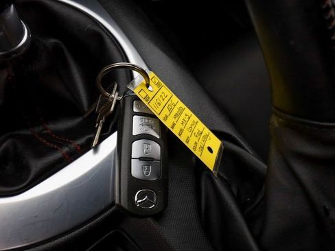 Used 2016 MAZDA MX-5 Miata Sport image 9