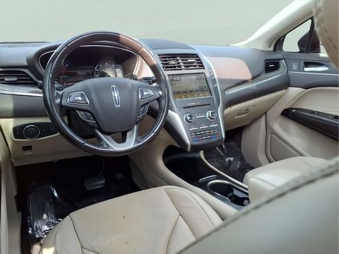 Used 2019 Lincoln MKC Reserve w/ MKC Climate Package AWD/4WD image 5