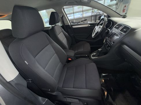 Used 2013 Volkswagen Golf 4-Door FWD image 25