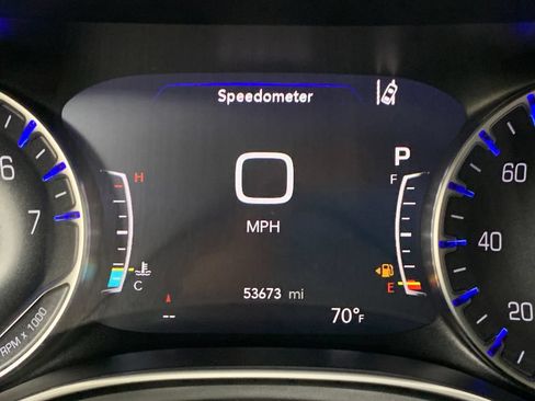 Used 2025 Chrysler Pacifica Limited FWD image 34