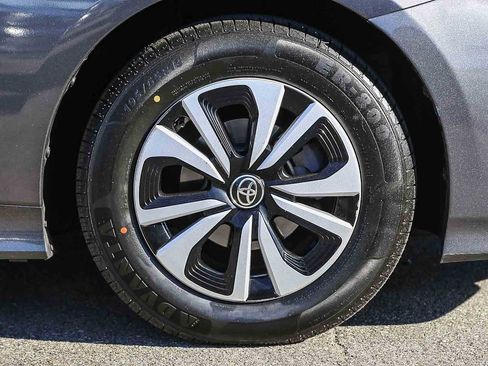 Used 2017 Toyota Prius Prime Premium w/ Carpet Mat Package image 9