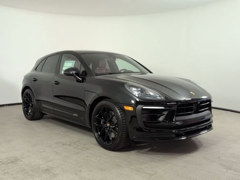 New 2026 Porsche Macan GTS AWD/4WD image 8