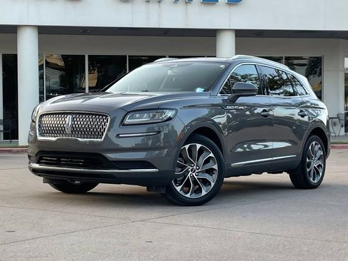 Used 2022 Lincoln Nautilus Reserve w/ Luxury Package AWD/4WD image 2