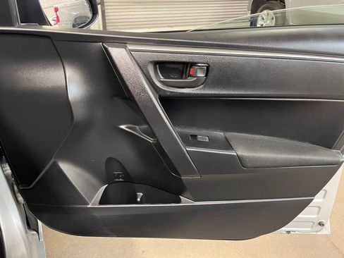 Used 2015 Toyota Corolla L image 11