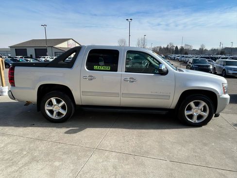Used 2010 Chevrolet Avalanche LT w/ Regional Value Package image 4