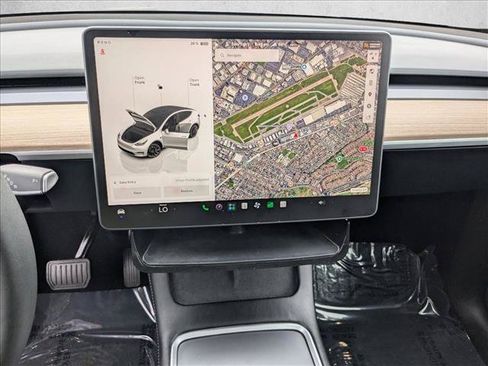 Used 2024 Tesla Model Y Long Range AWD/4WD image 13