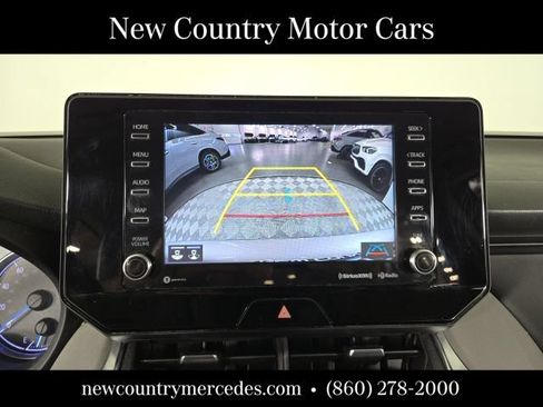 Used 2021 Toyota Venza LE AWD/4WD image 21