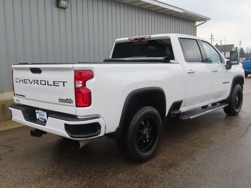 Used 2022 Chevrolet Silverado 2500 High Country AWD/4WD image 3