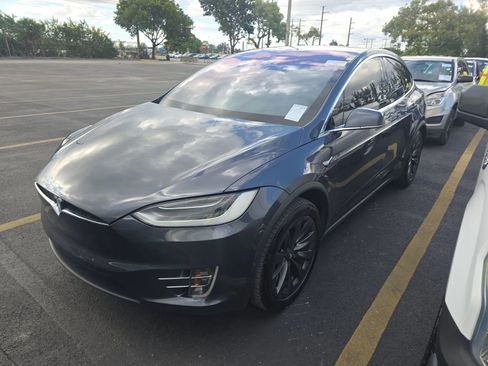 Used 2018 Tesla Model X 100D image 1