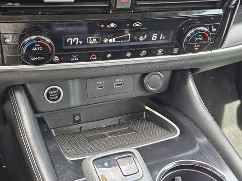 Used 2023 Nissan Rogue Platinum w/ Platinum Premium Package FWD image 20