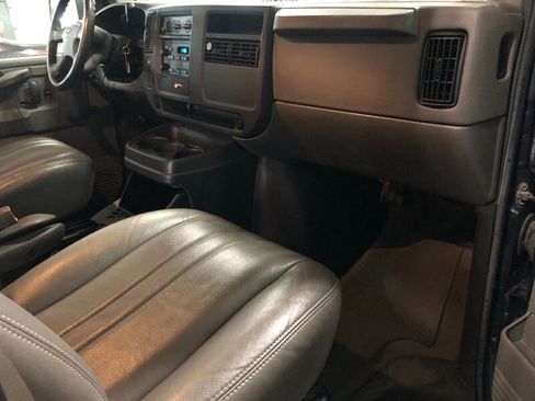 Used 2006 Chevrolet Express 1500 Passenger image 15