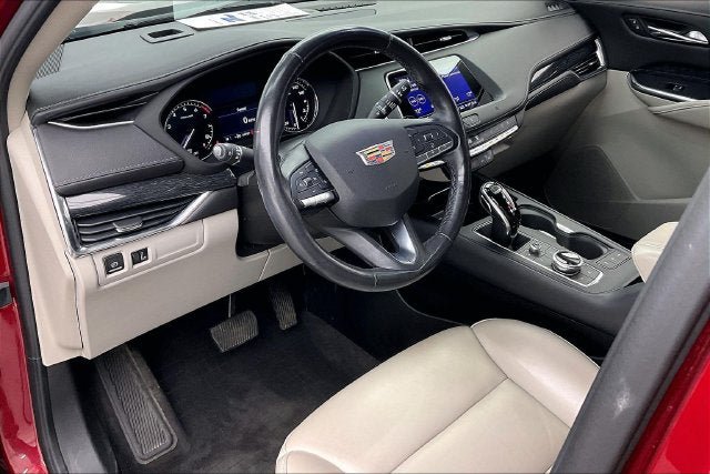 Used 2020 Cadillac XT4 Premium Luxury w/ Cold Weather Package AWD/4WD image 16