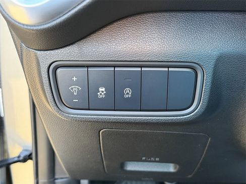 Used 2023 Kia Soul LX image 11