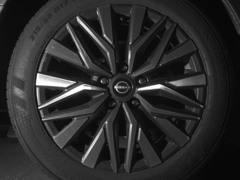 Used 2025 Nissan Altima 2.5 SV FWD image 15