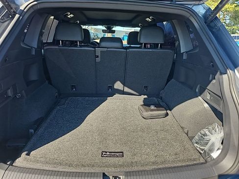 Certified 2023 Volkswagen Tiguan SE R-Line image 13