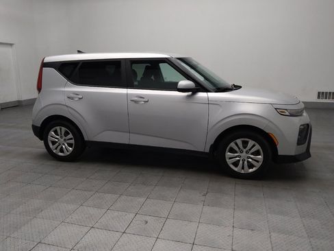 Used 2020 Kia Soul LX image 11