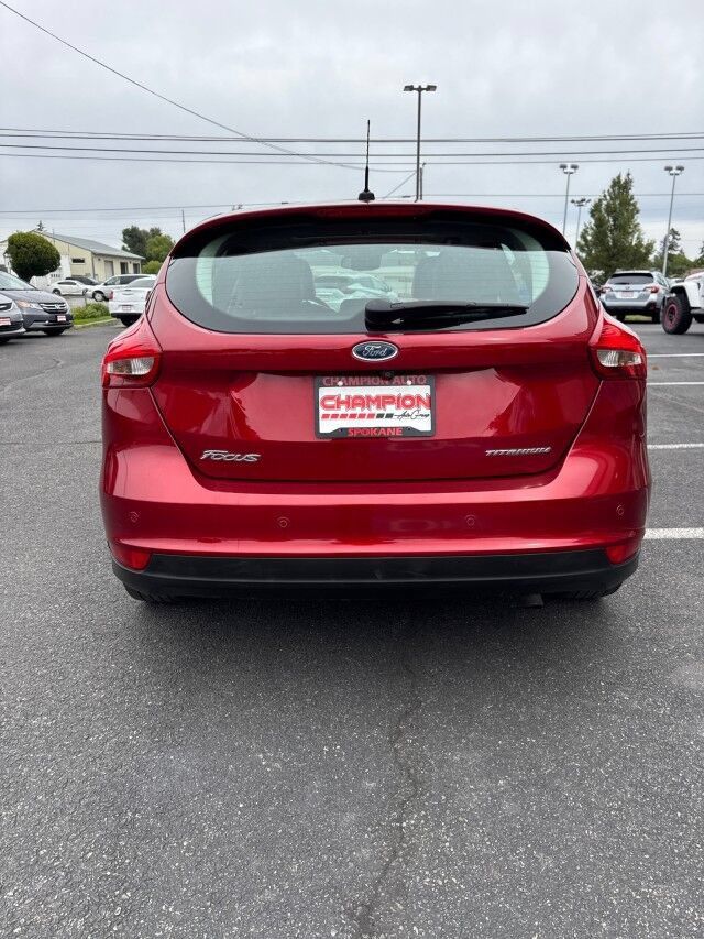 Used 2015 Ford Focus Titanium w/ Titanium Technology Package FWD image 6