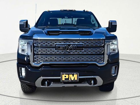 Used 2022 GMC Sierra 2500 Denali w/ Denali Black Diamond Edition AWD/4WD image 2