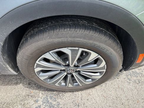 Used 2025 Buick Envision Preferred AWD/4WD image 13