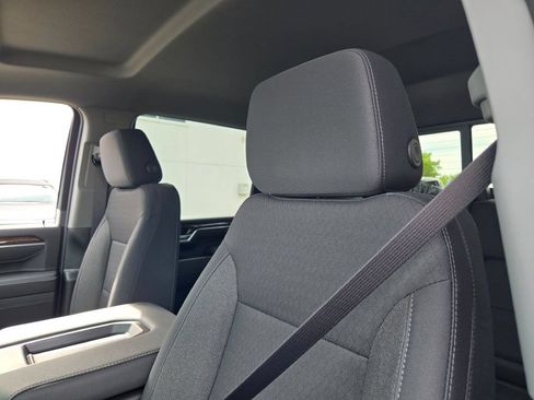 New 2026 GMC Sierra 2500 SLE w/ SLE Value Package; AWD/4WD image 5