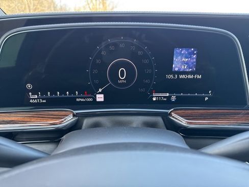 Certified 2021 Cadillac Escalade ESV Premium Luxury image 16