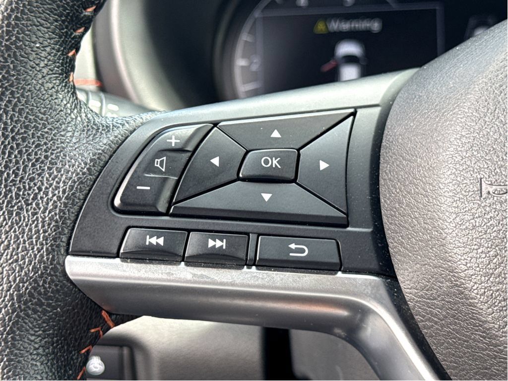 Used 2021 Nissan Kicks SR w/ SR Premium Package FWD image 14