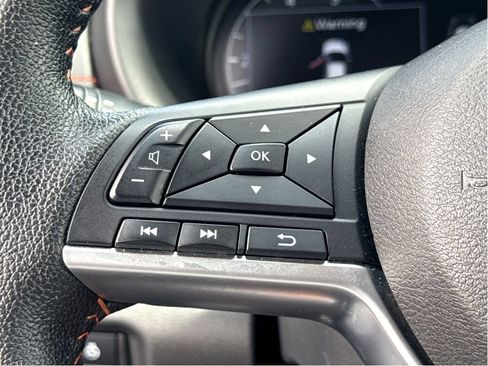 Used 2021 Nissan Kicks SR w/ SR Premium Package FWD image 14
