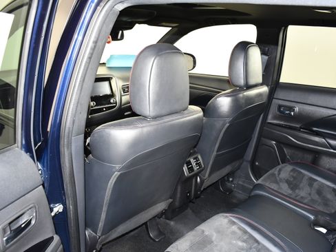 Used 2020 Mitsubishi Outlander LE AWD/4WD image 47