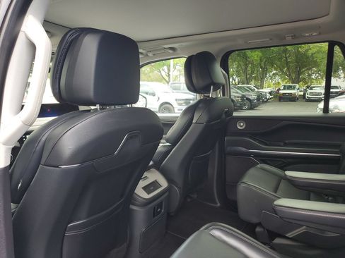 Used 2025 Lincoln Navigator L Reserve AWD/4WD image 8