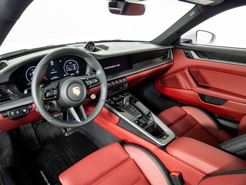 Certified 2025 Porsche 911 Carrera w/ Premium Package image 4