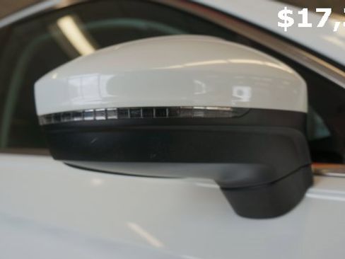 Certified 2021 Volkswagen Tiguan SE image 82