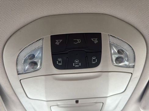 Used 2023 Chrysler Pacifica Touring-L FWD image 36