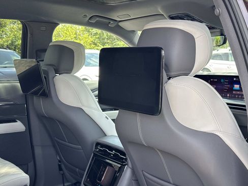Used 2025 Cadillac Escalade IQ Sport 1 w/ Smart Trailering package AWD/4WD image 27