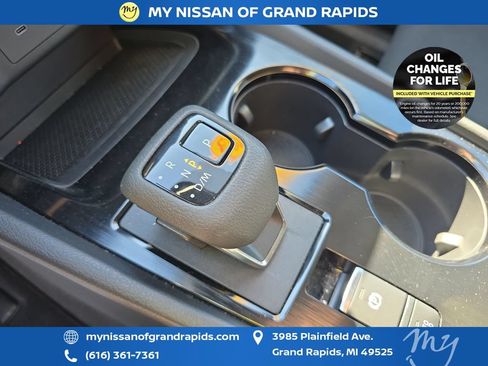 Used 2023 Nissan Rogue S AWD/4WD image 27